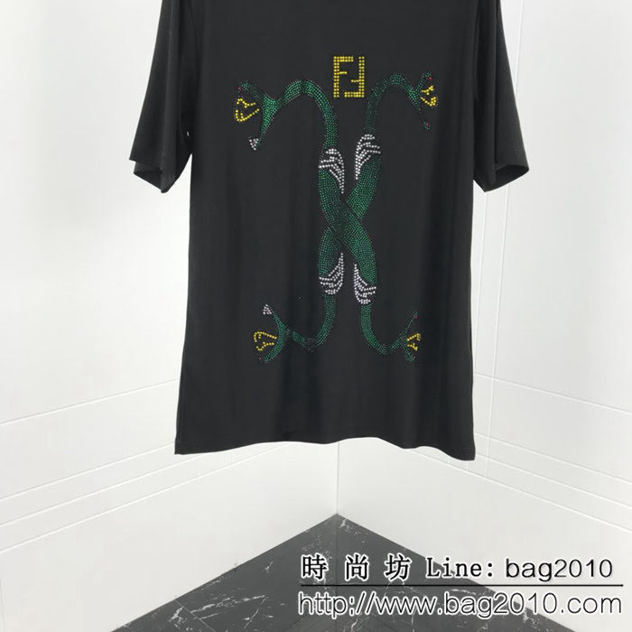 FENDI芬迪 19Ss新款燙鑽短袖Tee 毒蛇纏繞燙鑽 超閃Bling雙股絲光面料 男女同款 ydi2270